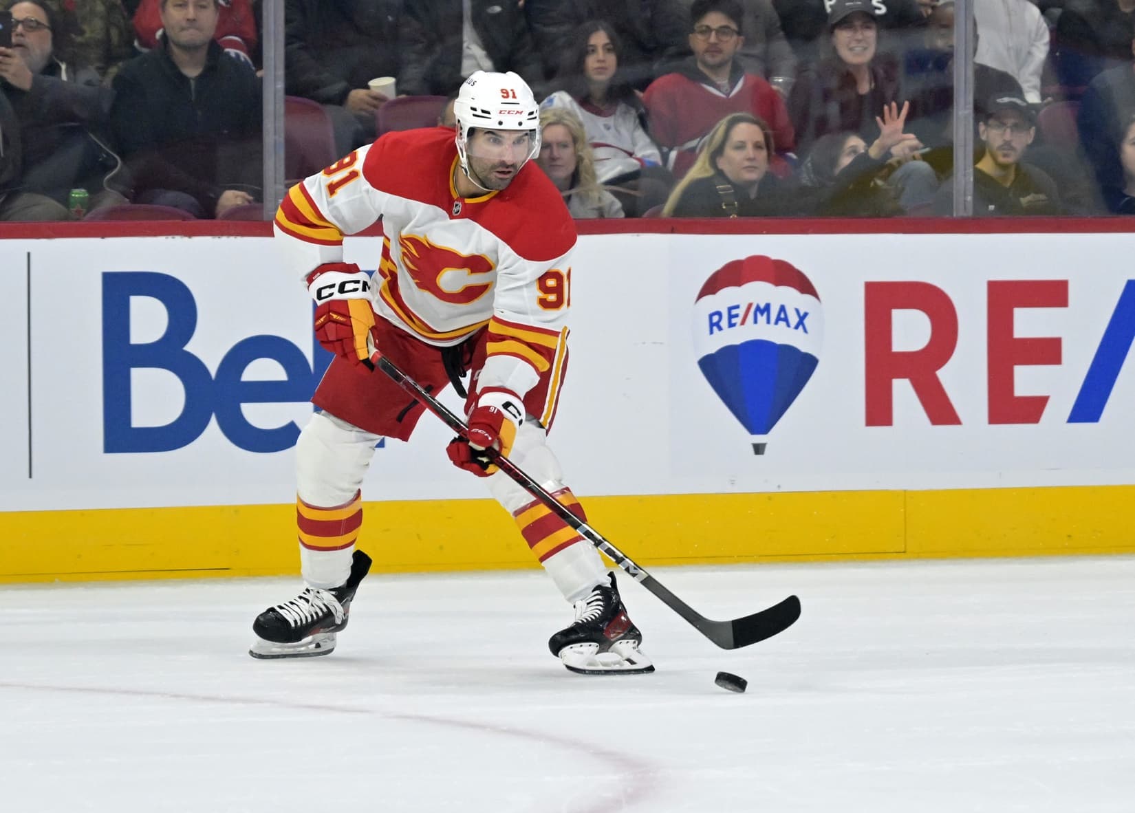 Calgary Flames forward Nazem Kadri (91) plays the puck during the first period of the game against the Montreal Canadiens at the Bell Centre.